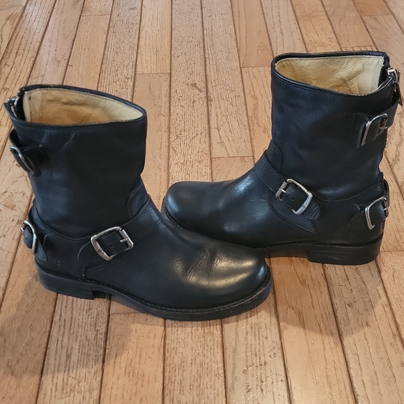 Frye Veronica Short Leather Back Zip Boots - Picture 2 of 14